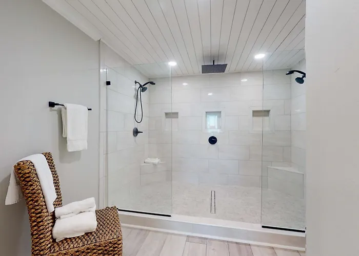 Gulf-front With Hot Tub Sauna Indoor Pool & Access - Near Dining Holiday home