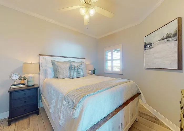 Gulf-front With Hot Tub Sauna Indoor Pool & Access - Near Dining Holiday home